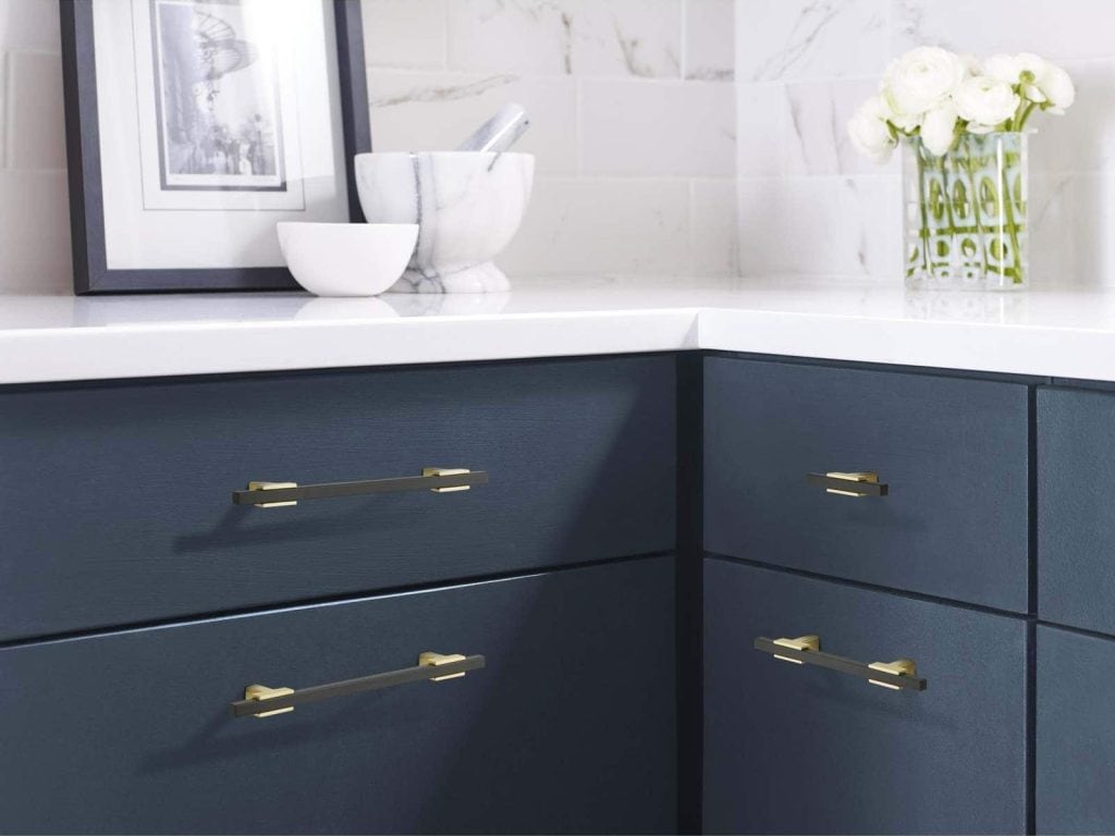 What Color Hardware for Navy Kitchen 10 Ideas