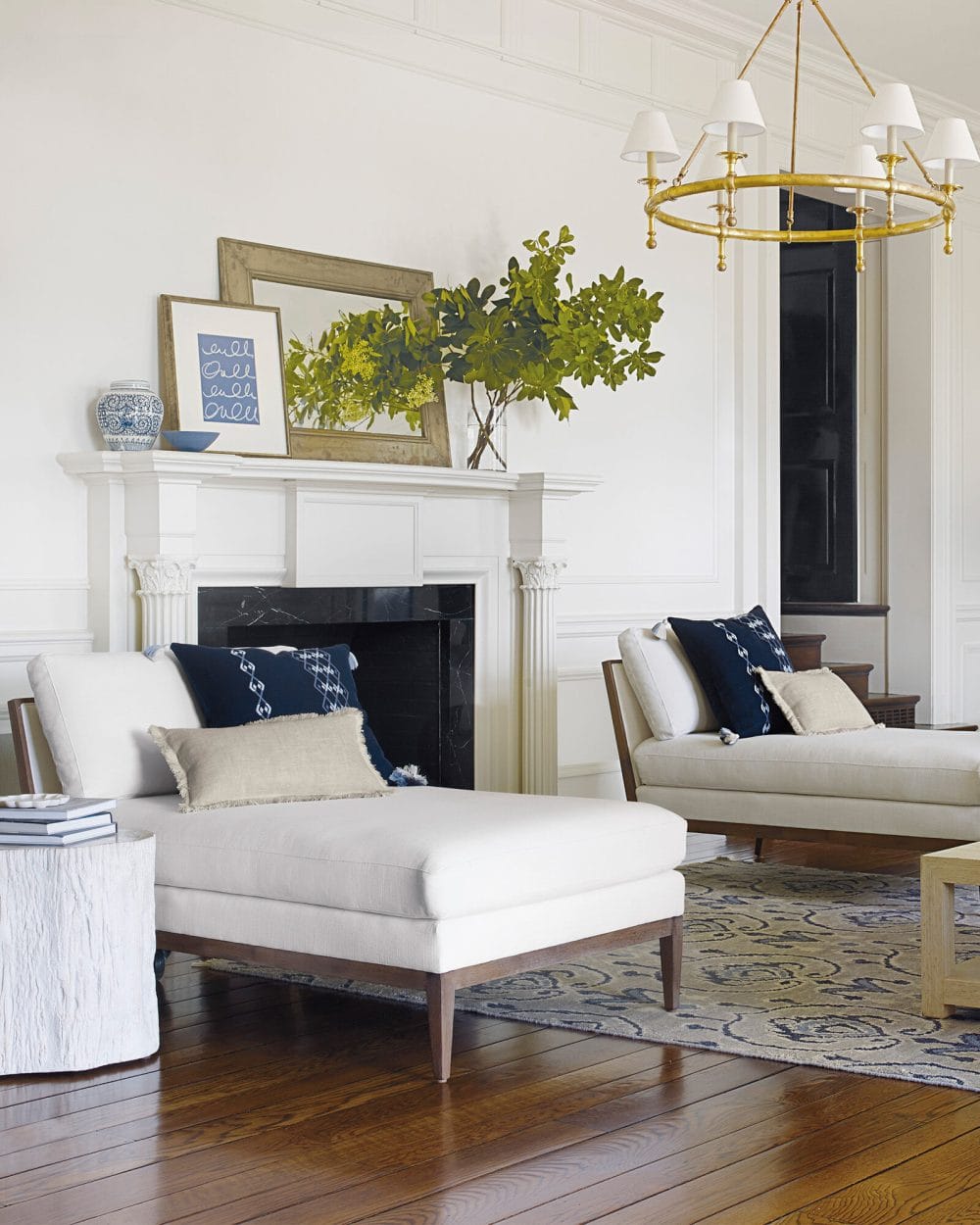 Where to Put a Chaise Lounge in the Living Room 7 Ideas