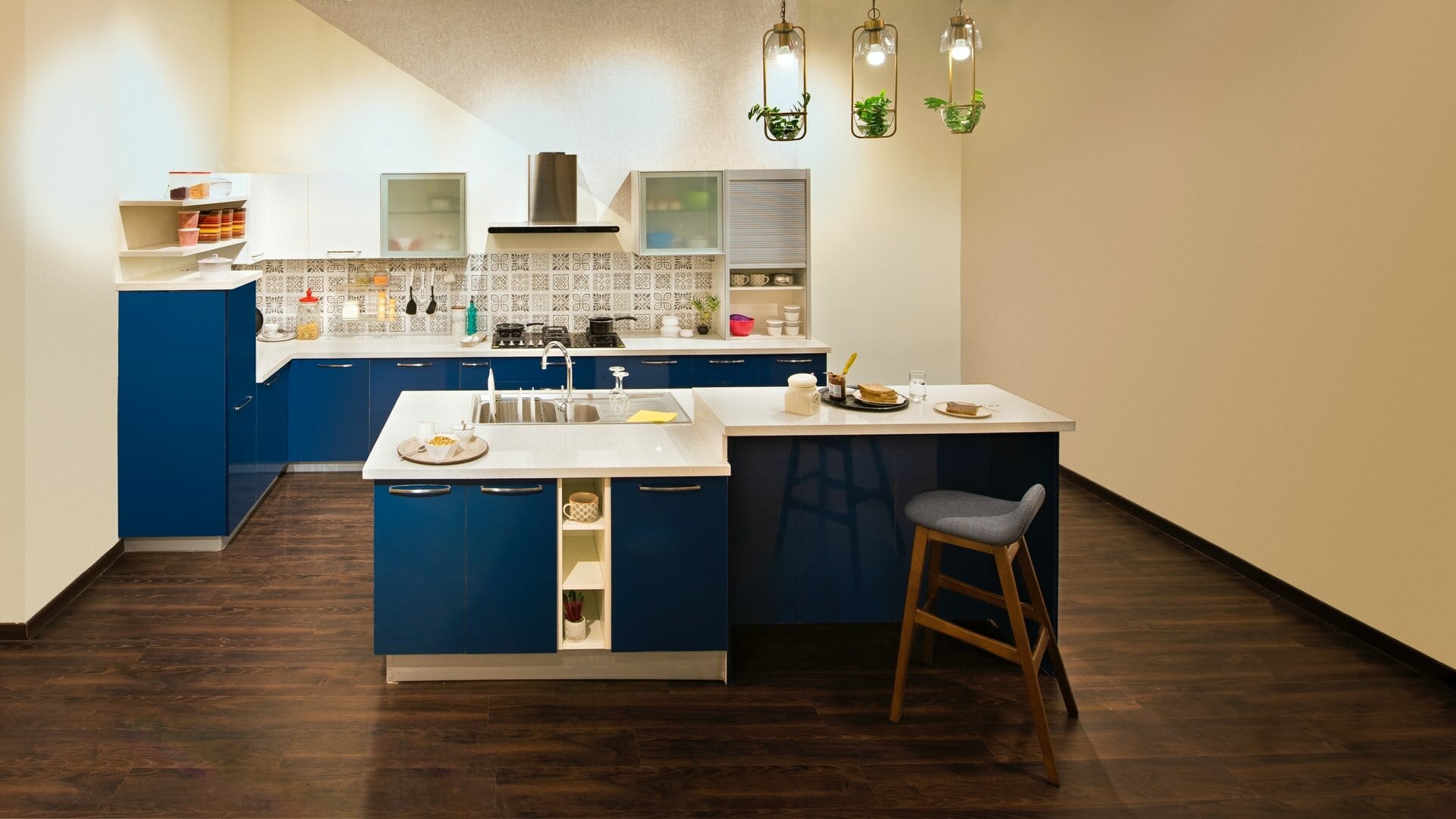  Create a Retro Kitchen with Royal Blue Lowers