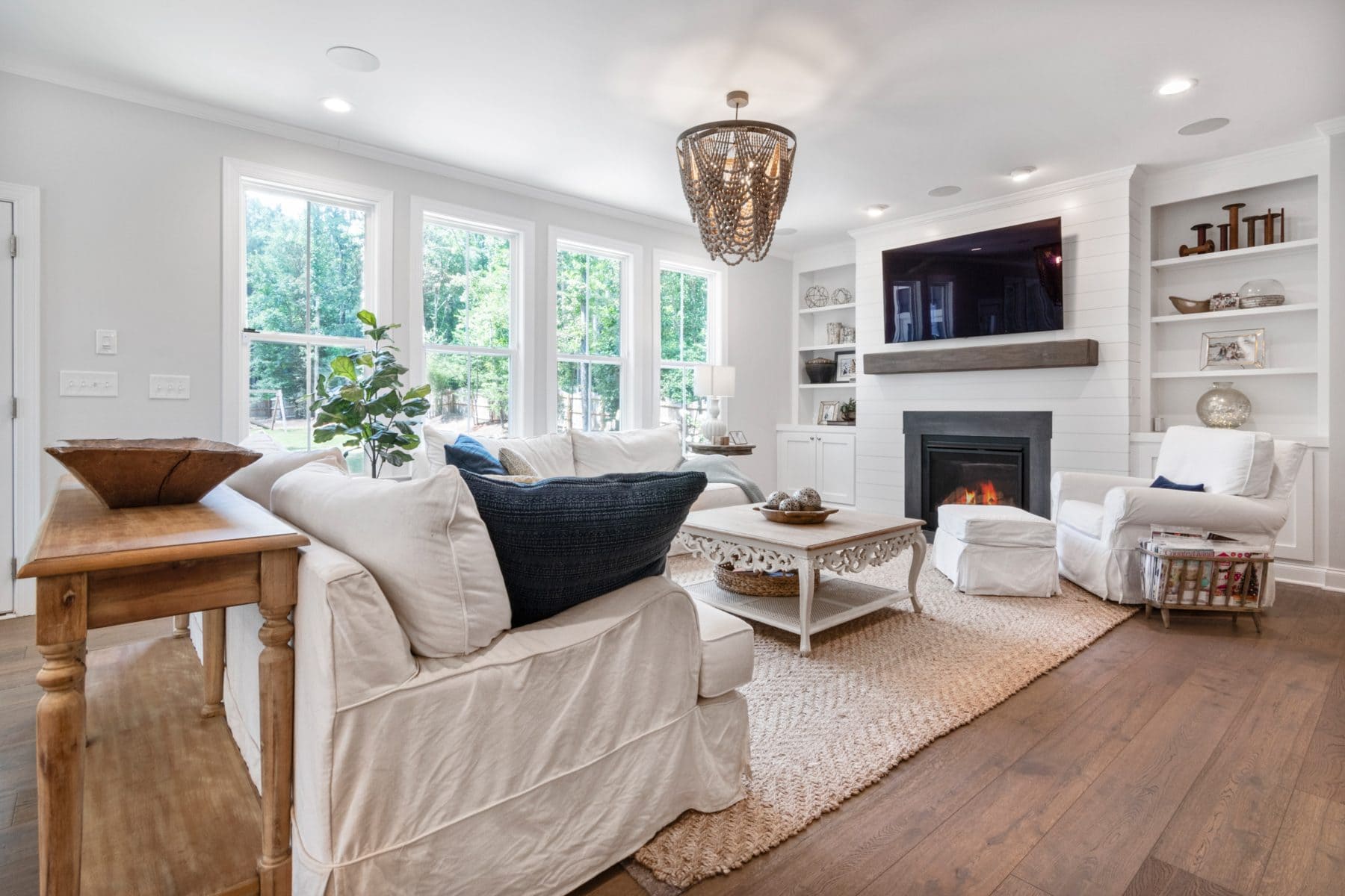 How Tall Should a Sofa Table Be?