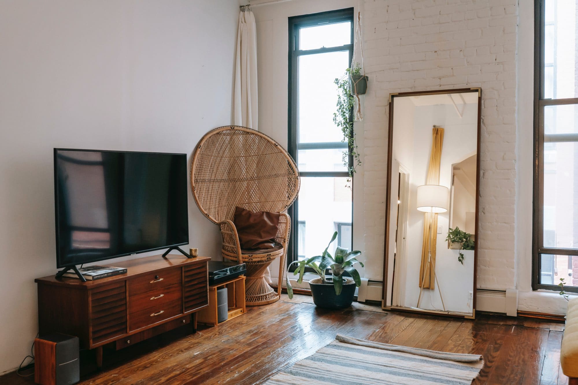 Should TV Stand Be Wider Or Longer Than TV 