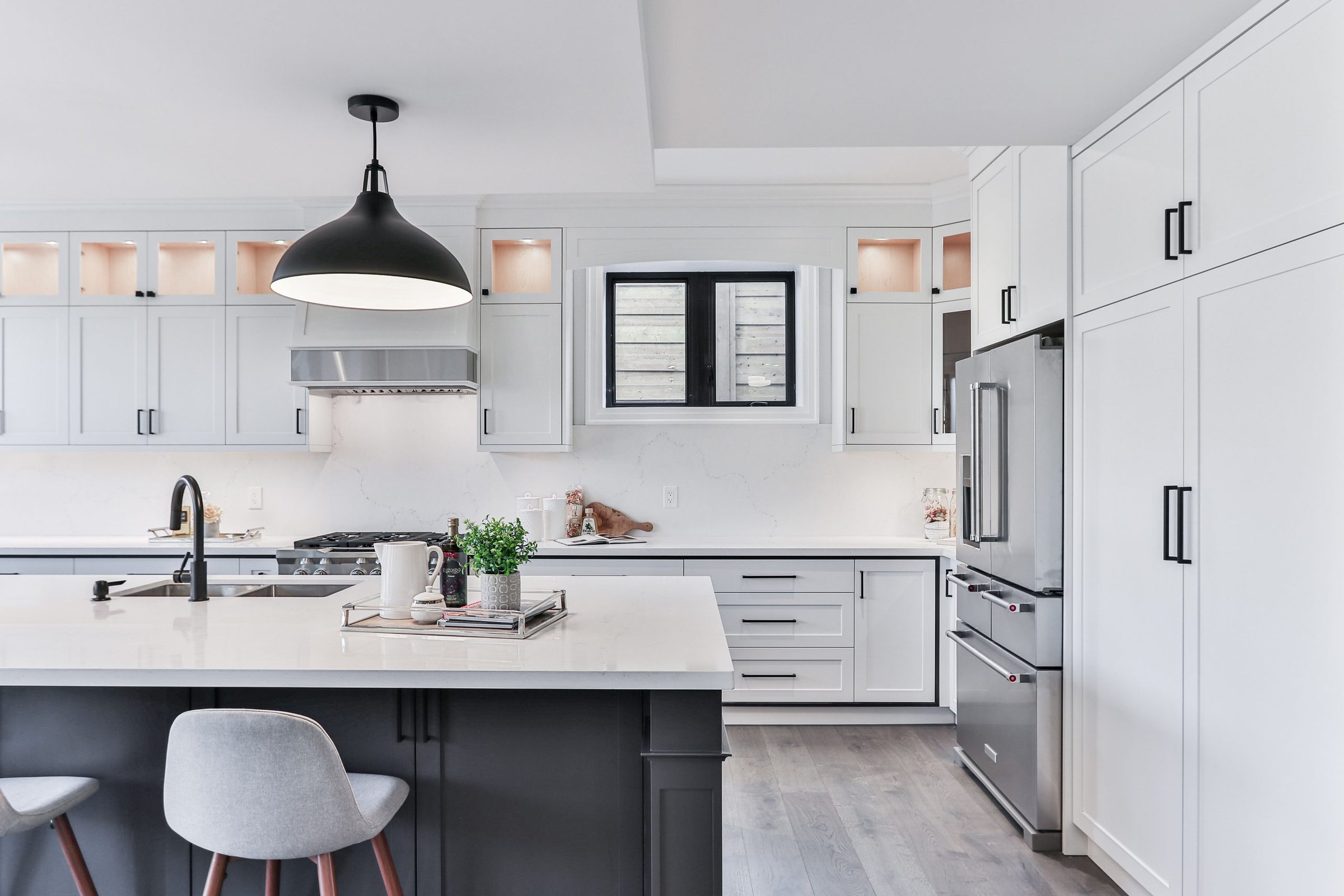  Choosing the Right Kitchen Island for Your Space scaled