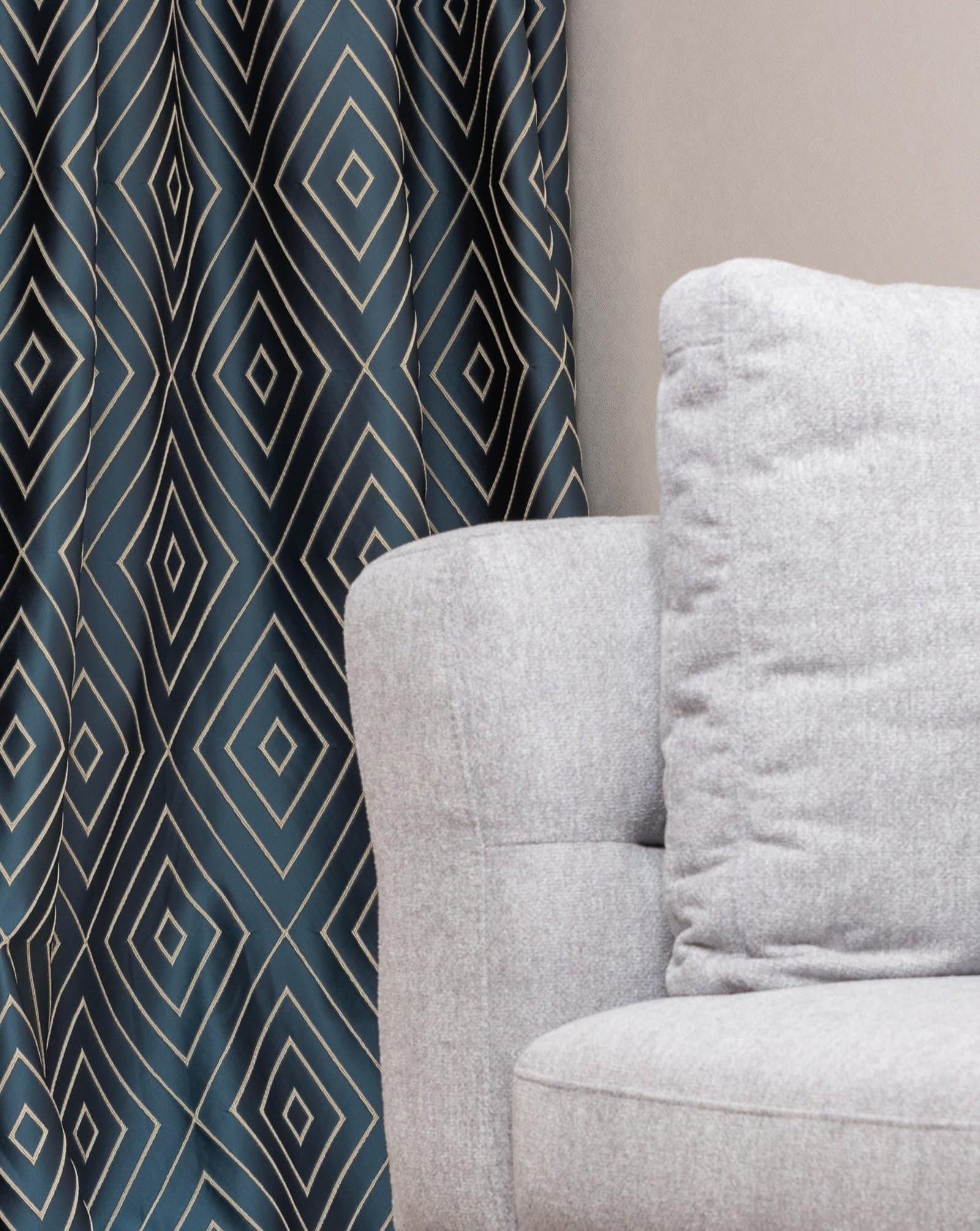  Geometric Patterns Look Great on Curtains scaled