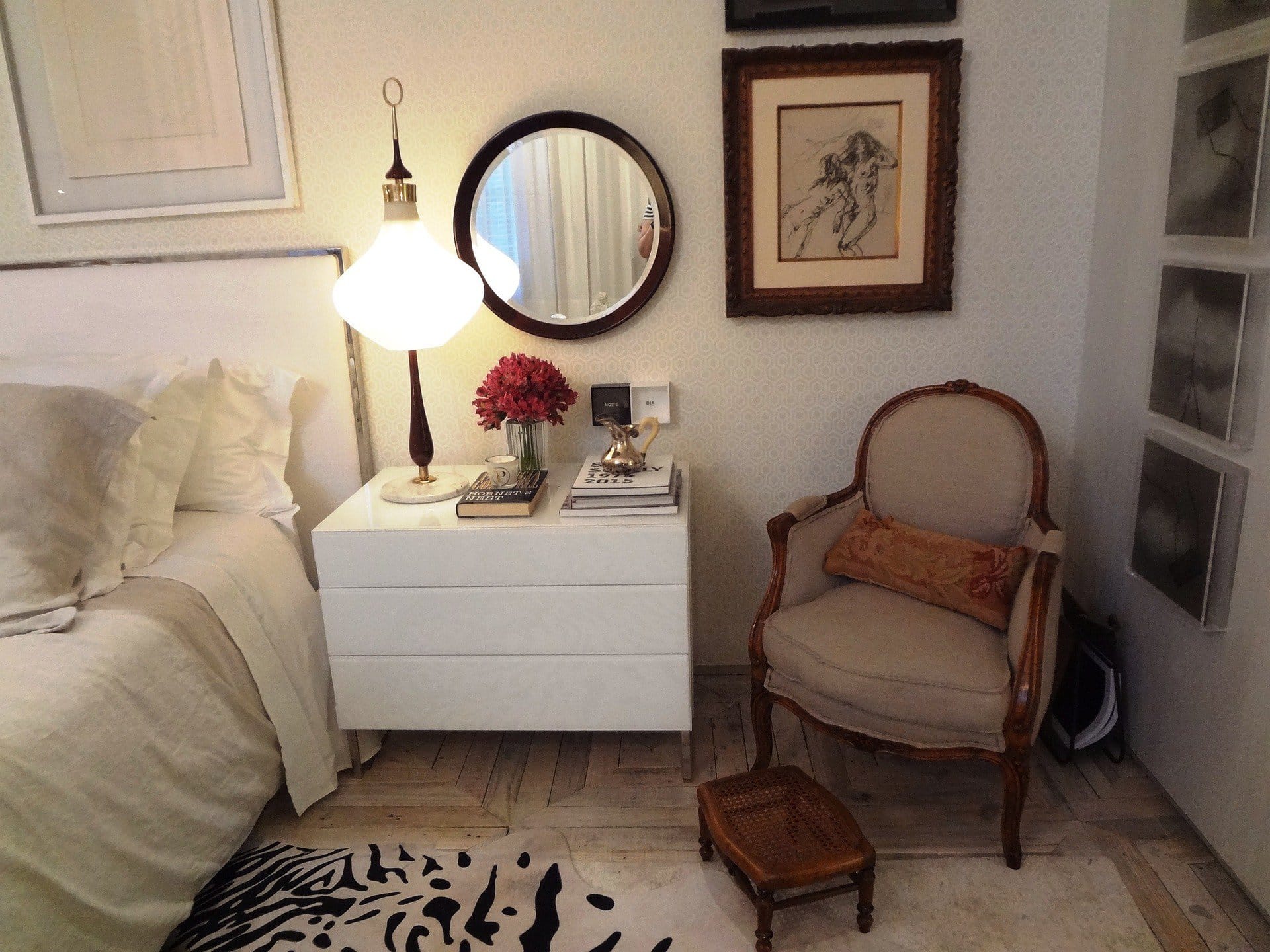  Modern and Vintage Bedroom Furniture