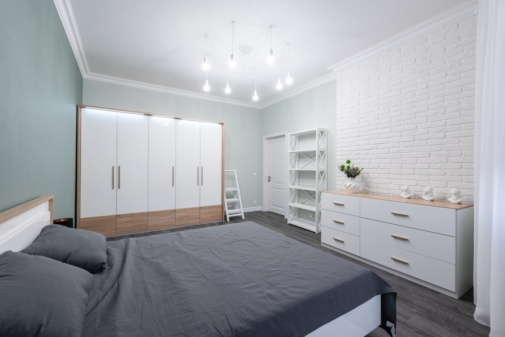 White bedroom