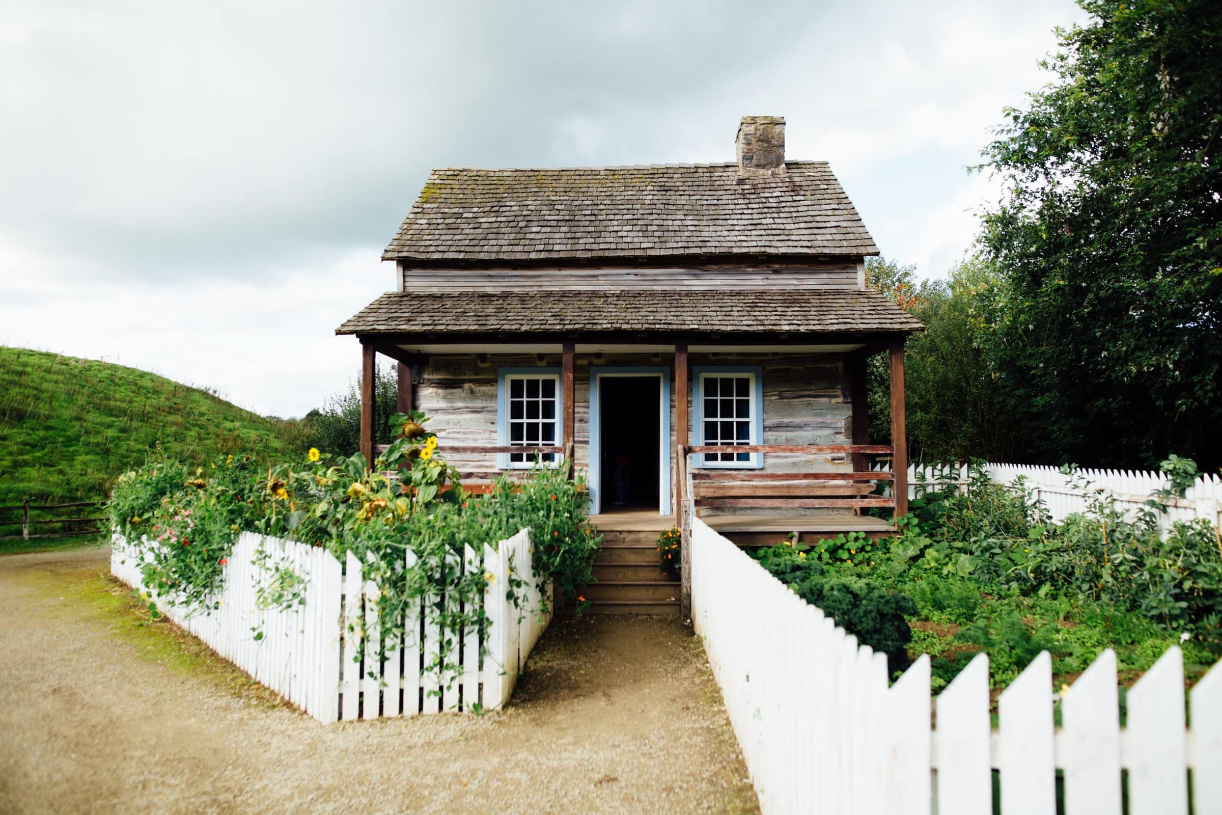 White Picket Fence Cottage Walkway scaled